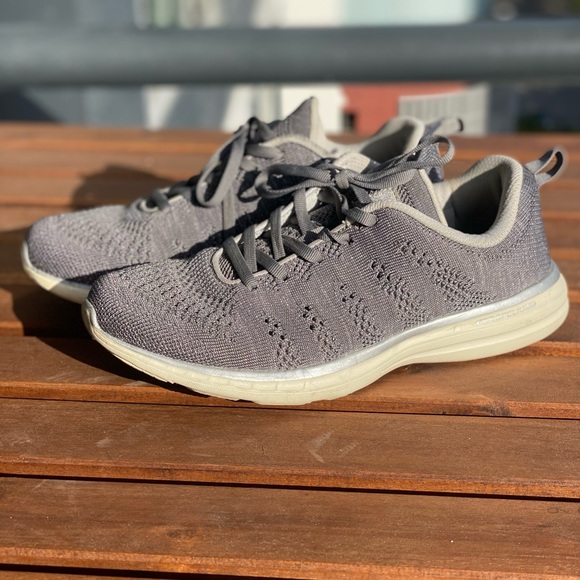 APL women’s size 9 sneakers in silver - Picture 2 of 6